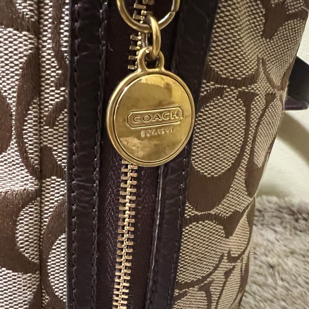 SOLD - Coach Gallery Signature Zip Khaki Mahogany Tote - Picture 4 of 10